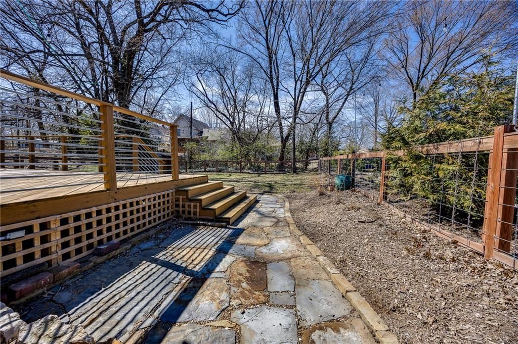 415 Illinois Street — photo 44