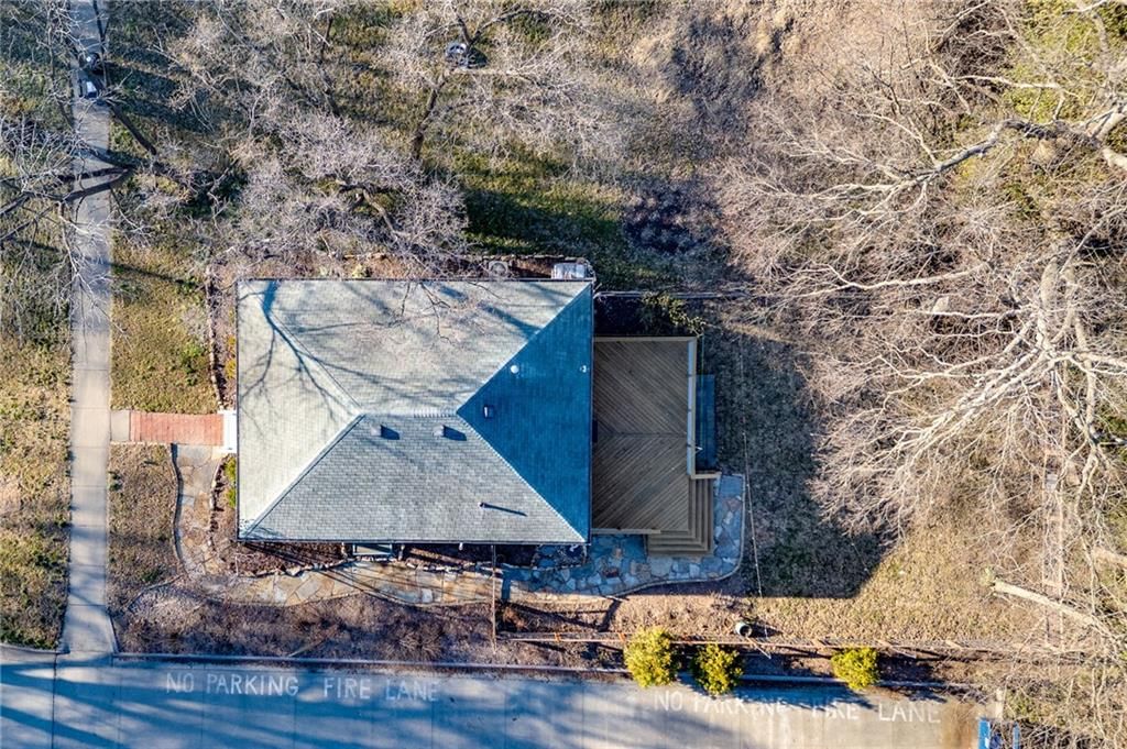 415 Illinois Street — photo 47