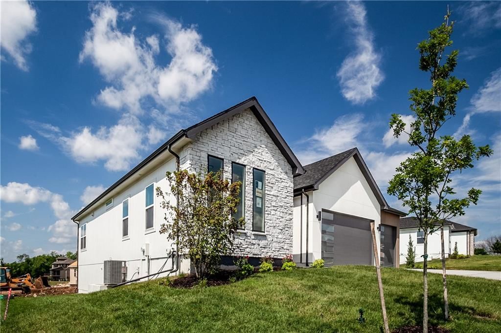2604 NE Crestview Street — photo 3