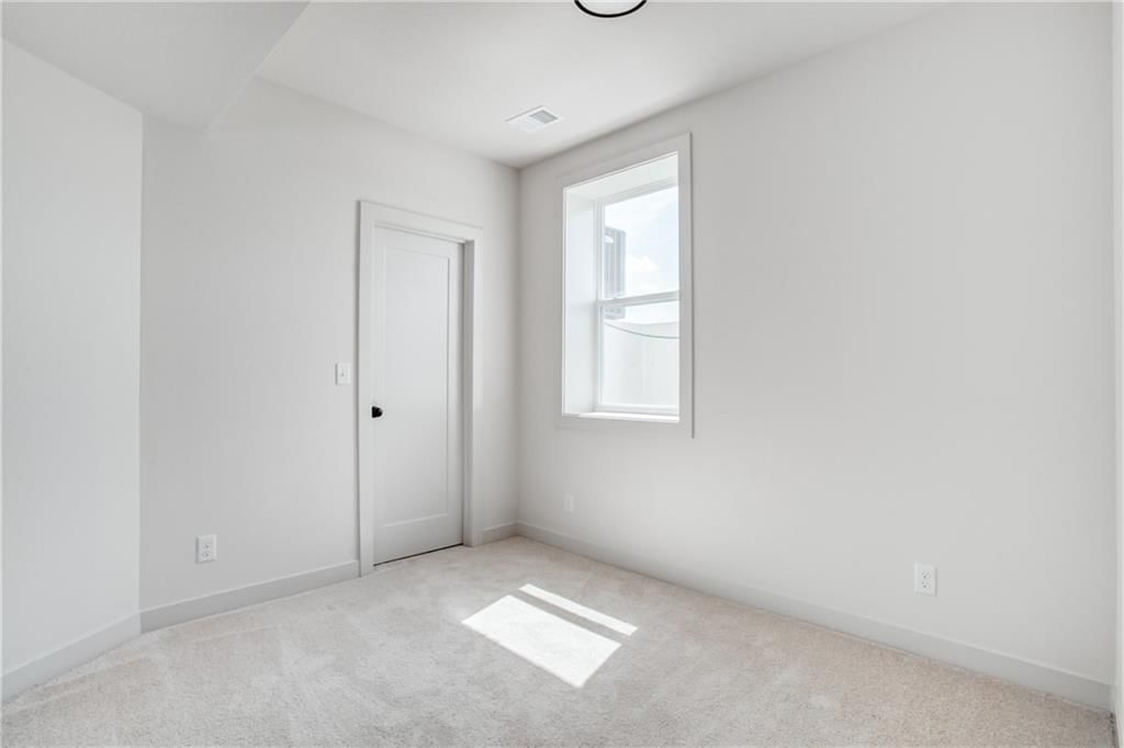 2604 NE Crestview Street — photo 29