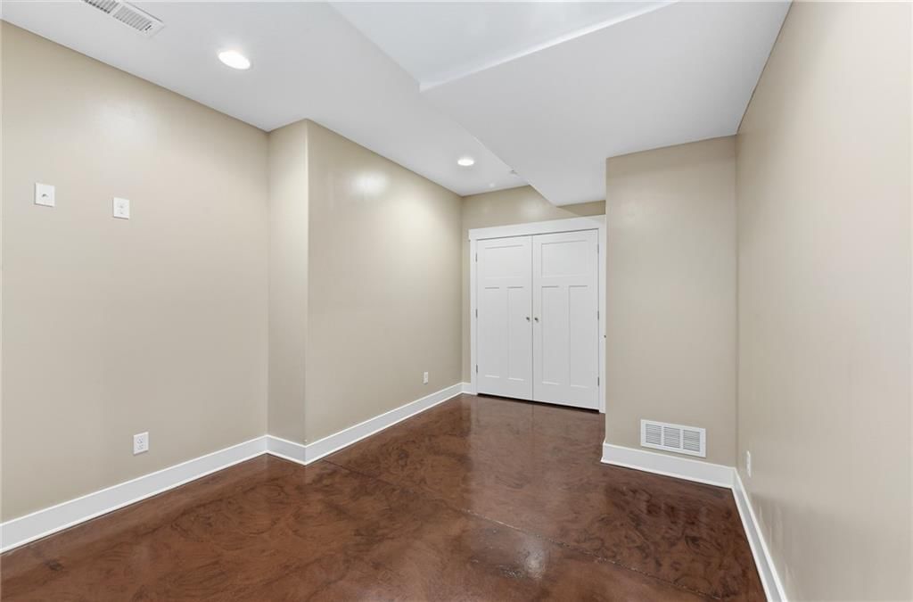 1637 SW Hedgewood Lane — photo 38