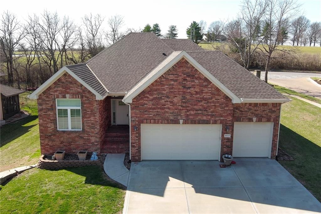 1637 SW Hedgewood Lane — photo 49