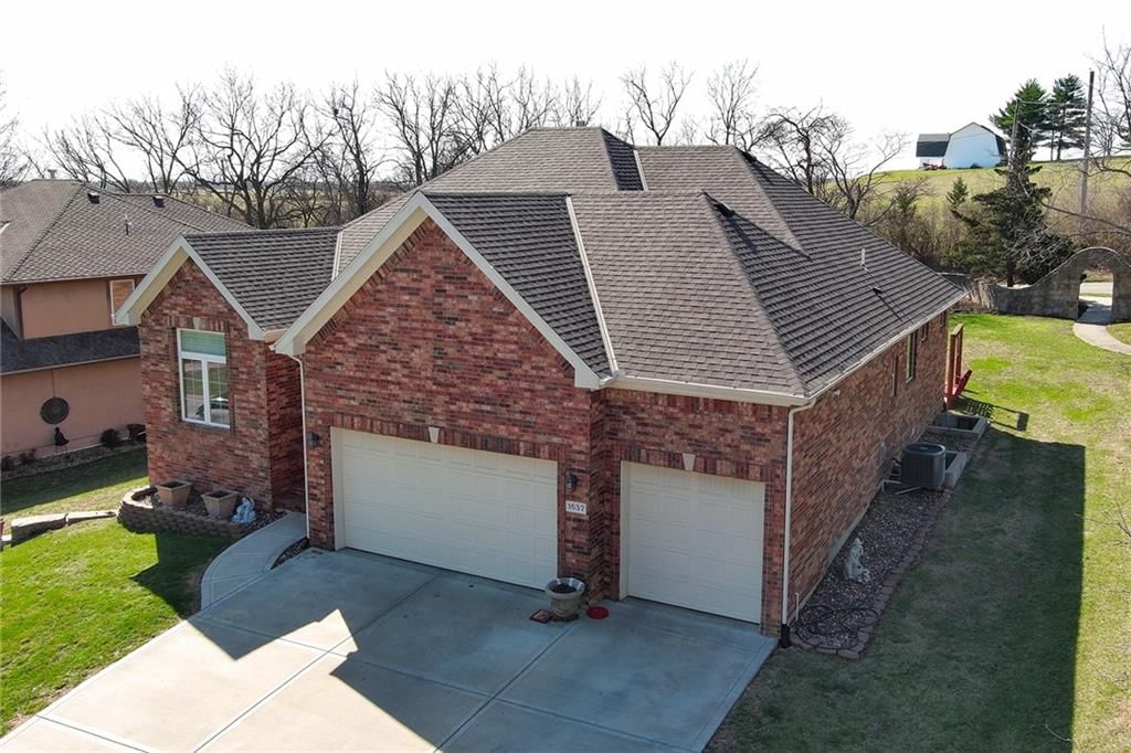 1637 SW Hedgewood Lane — photo 50
