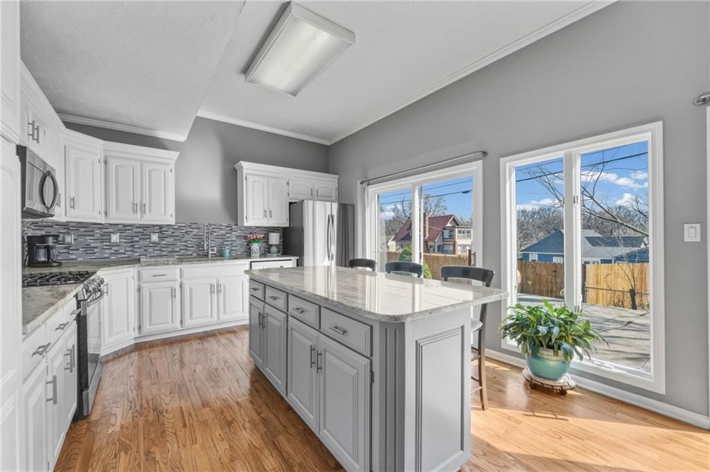 5239 Catalina Street — photo 2
