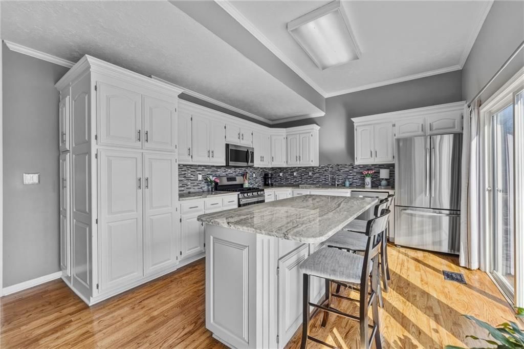 5239 Catalina Street — photo 6