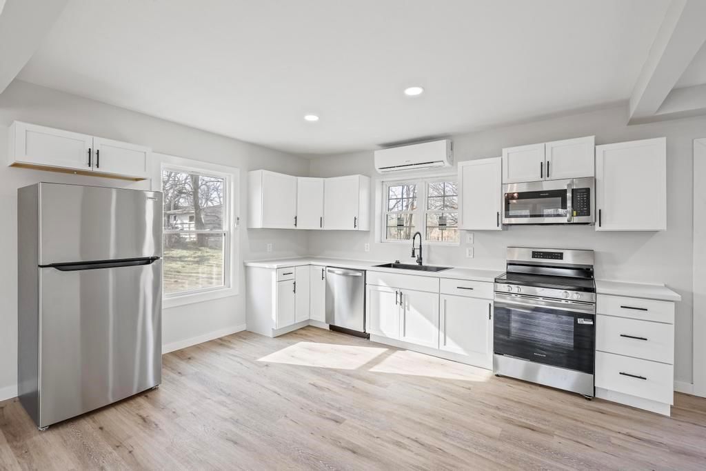 1219 E Pine Street — photo 4