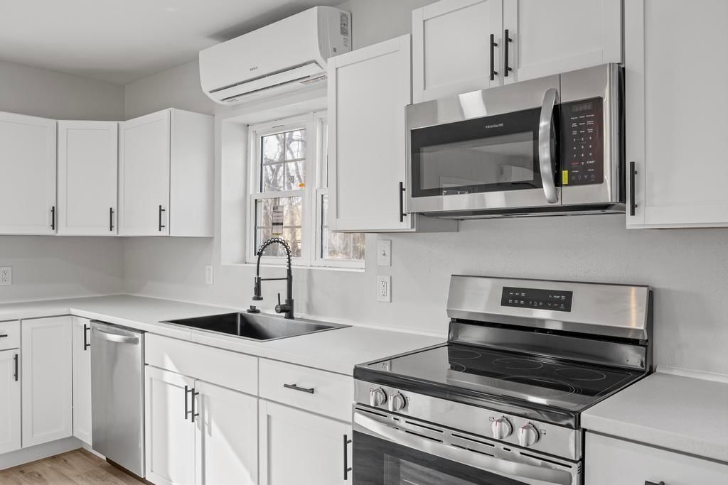 1219 E Pine Street — photo 5