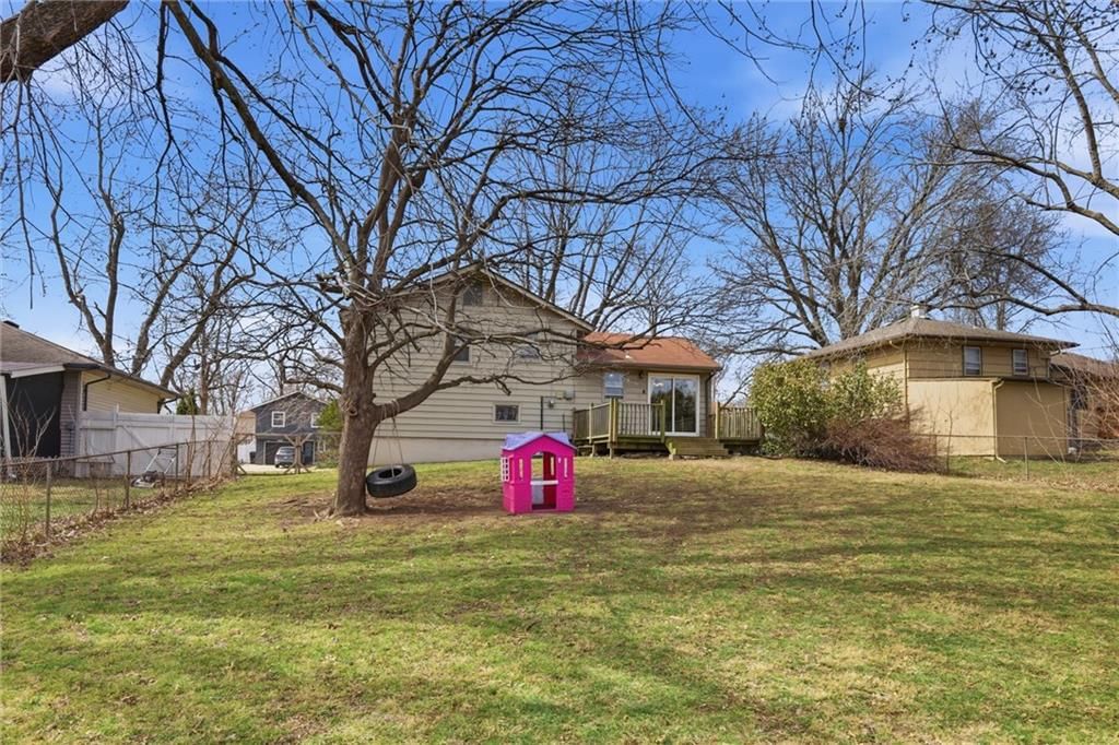 3527 S Adams Avenue — photo 28