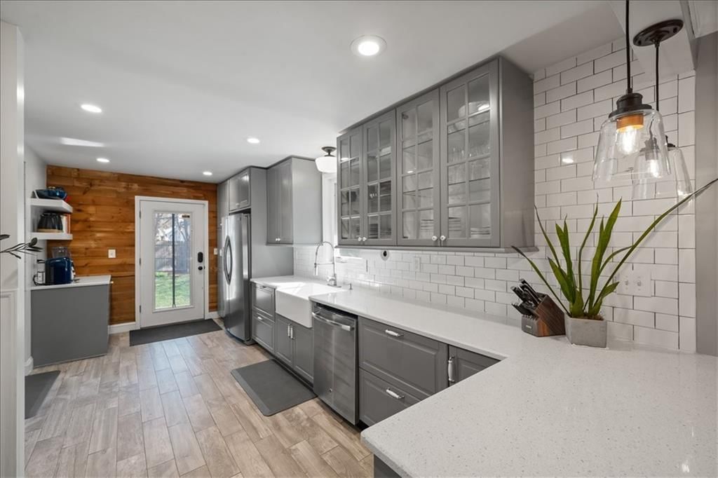26 E 70th Terrace — photo 11