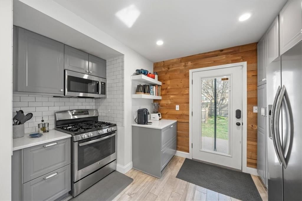 26 E 70th Terrace — photo 14