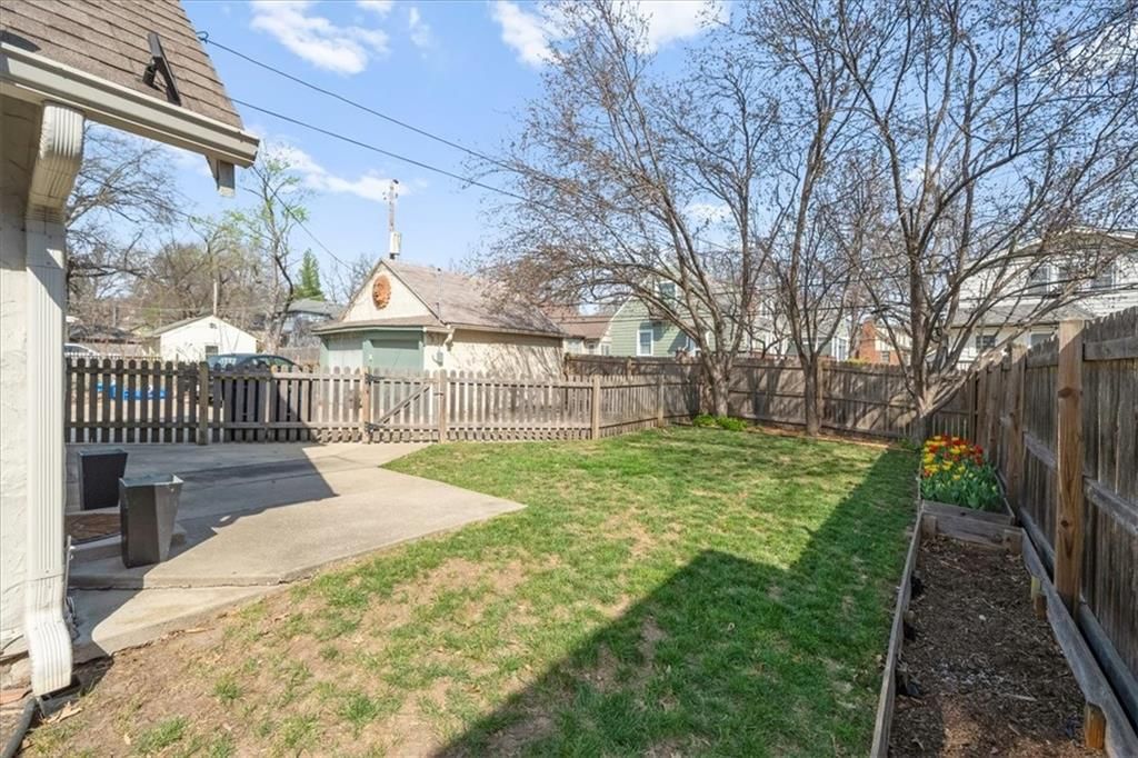 26 E 70th Terrace — photo 25