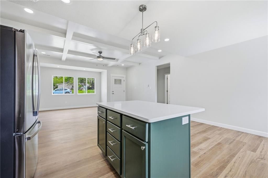 209 W 2nd Street — photo 15