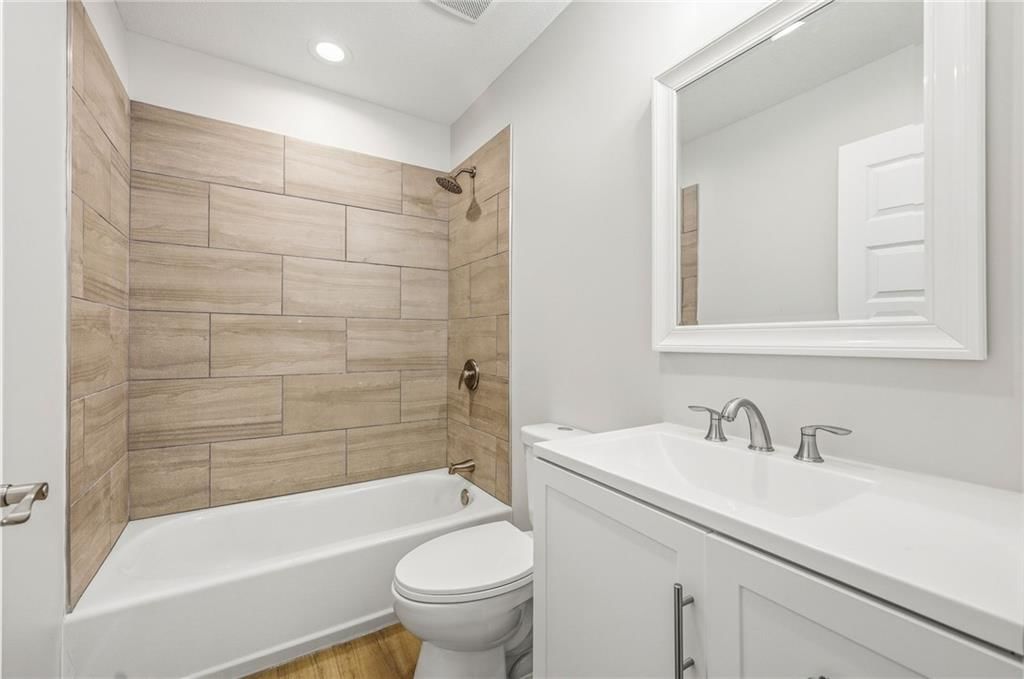 209 W 2nd Street — photo 18