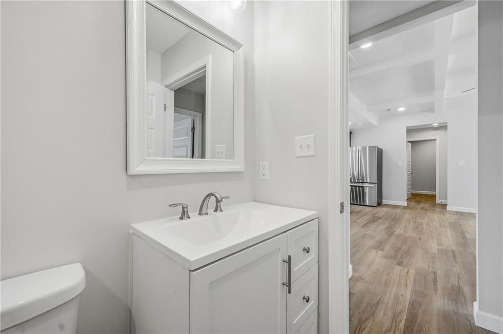 209 W 2nd Street — photo 19