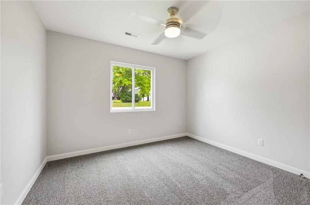209 W 2nd Street — photo 22