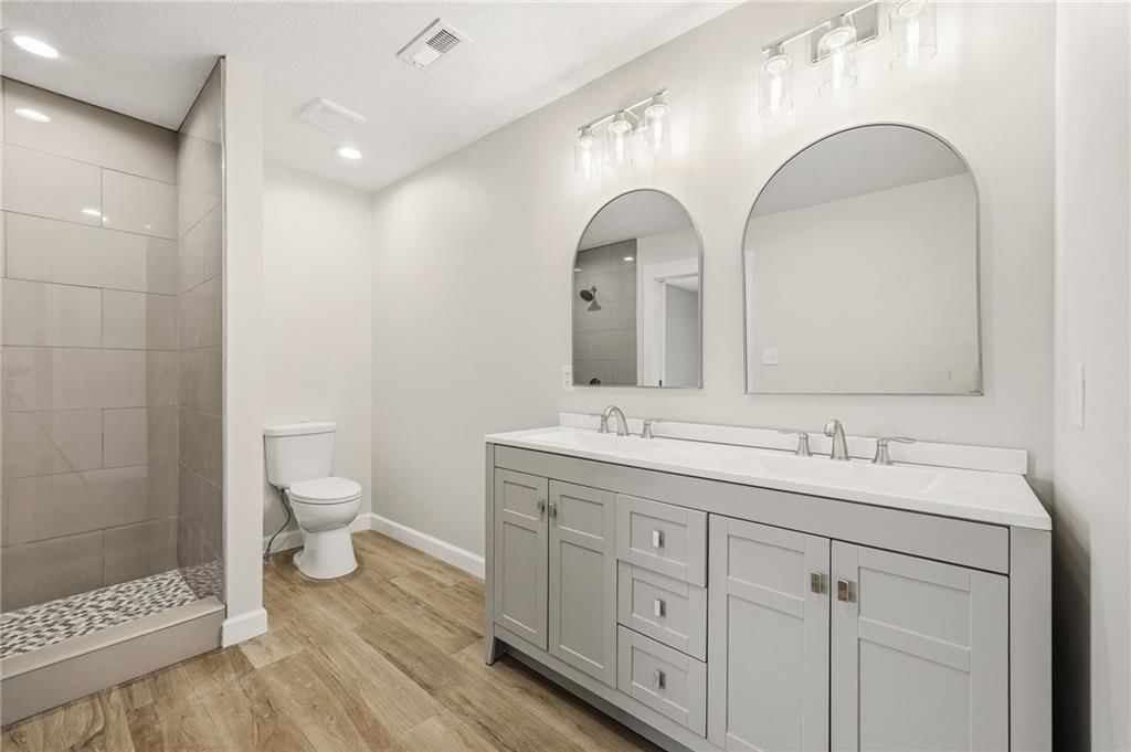 209 W 2nd Street — photo 30