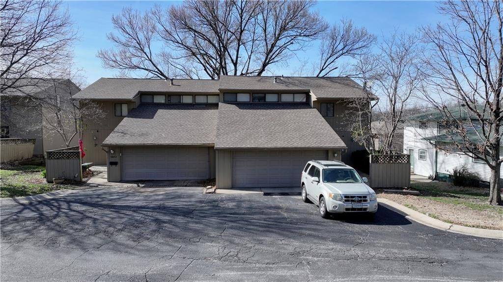 8627 Countryshire Lane — photo 12
