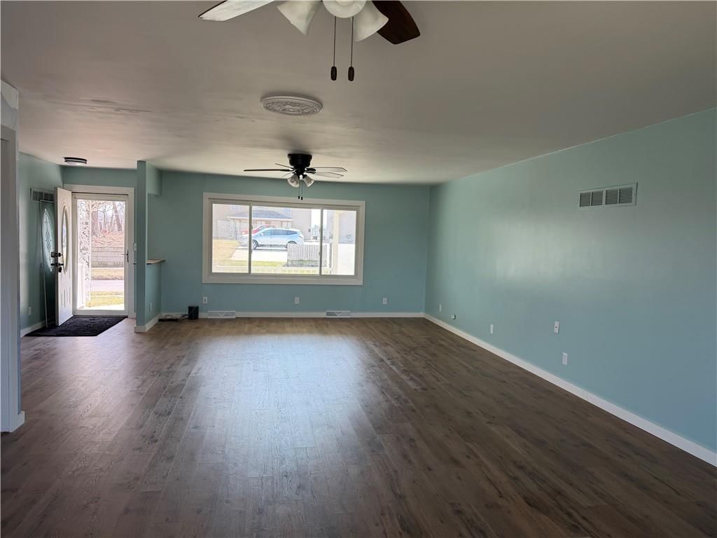 325 E 4th Street — photo 9
