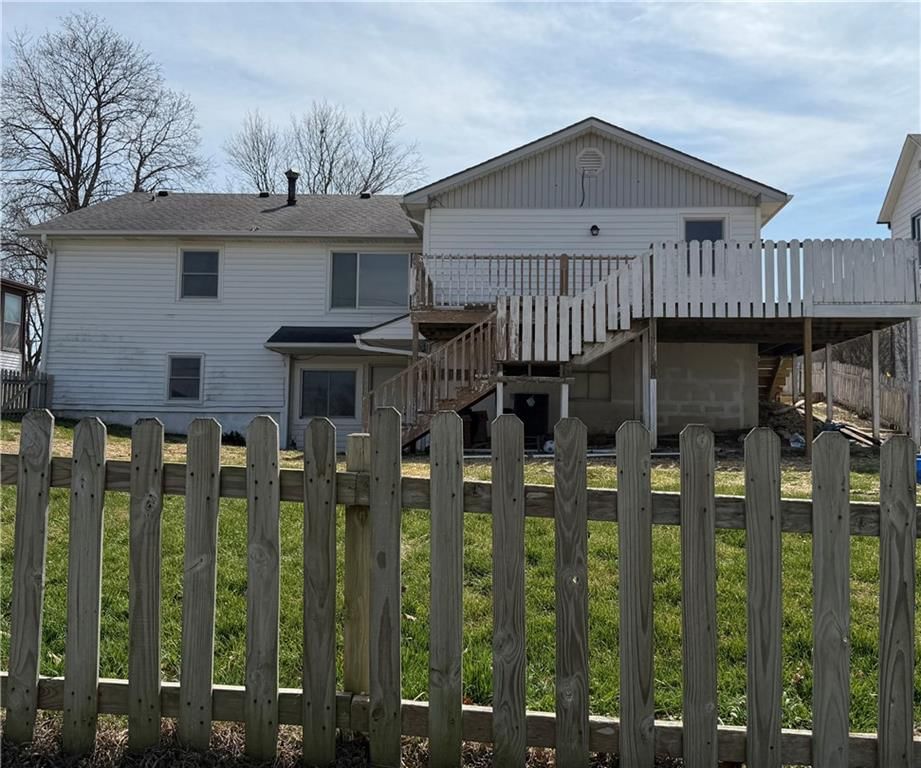 325 E 4th Street — photo 31