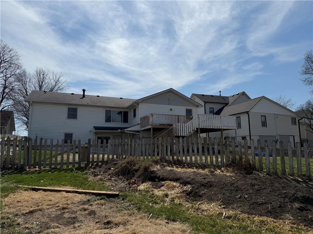 325 E 4th Street — photo 35