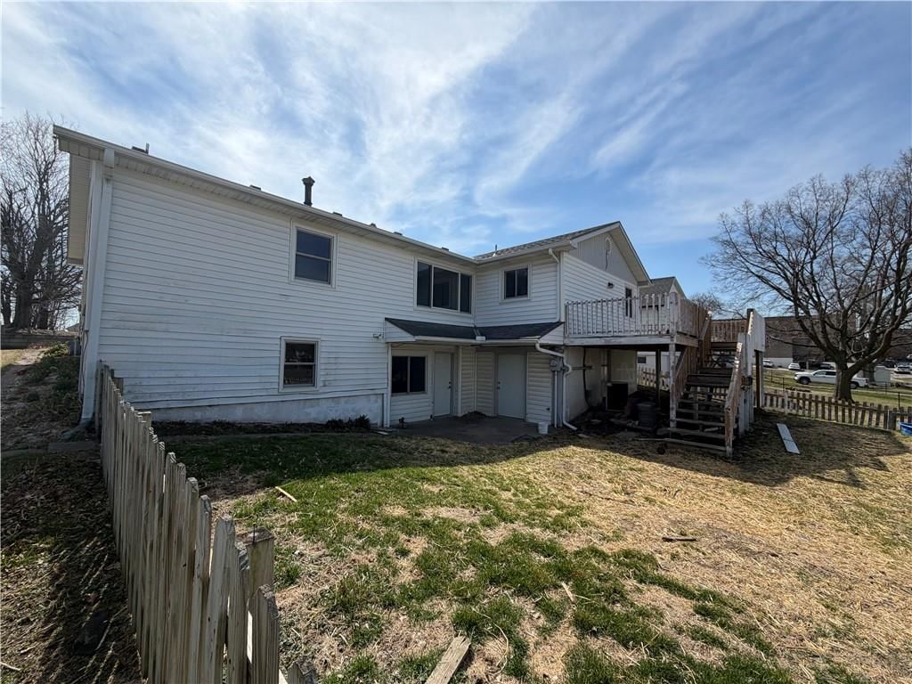 325 E 4th Street — photo 36
