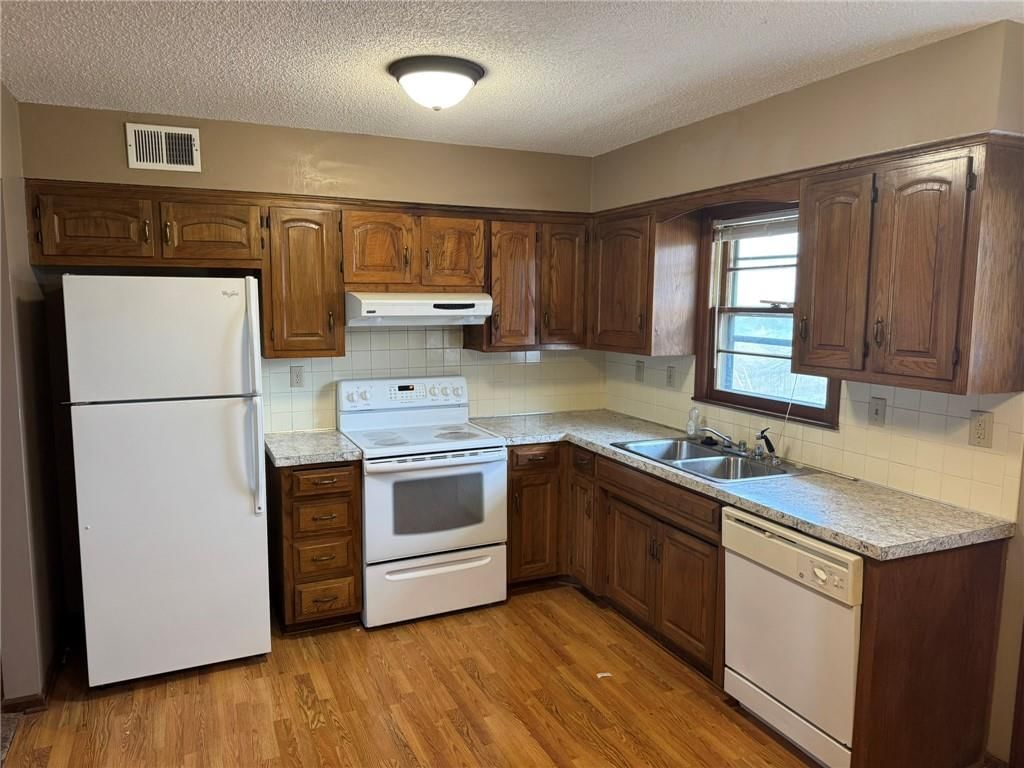 9202 E 64th Terrace — photo 7