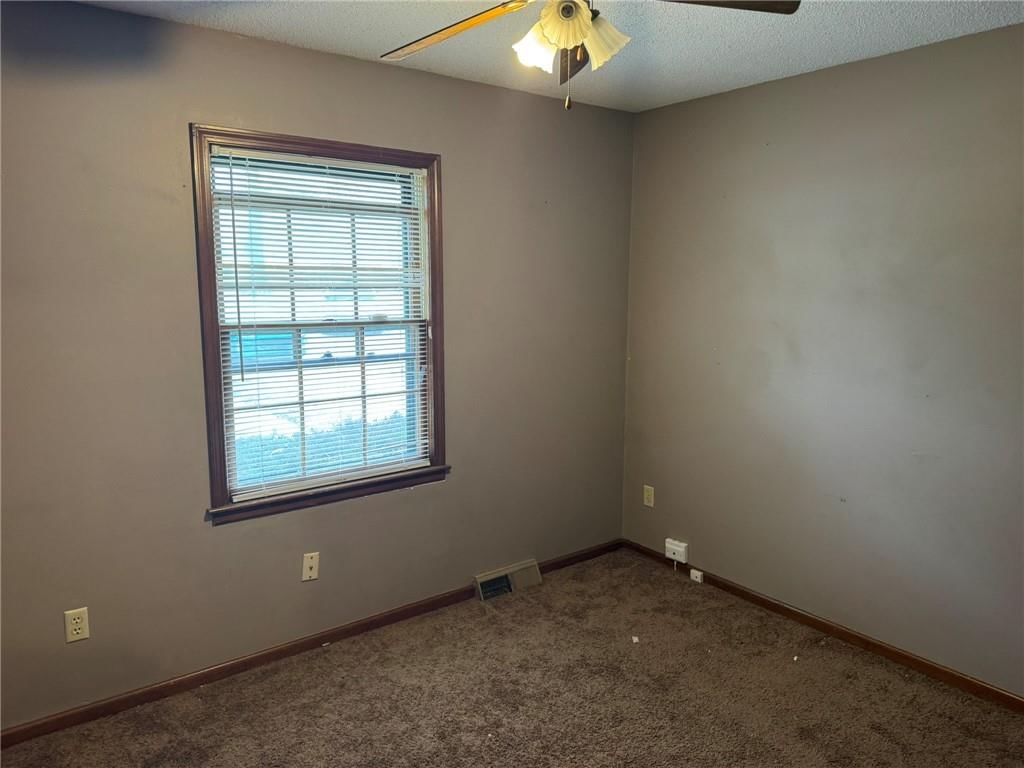 9202 E 64th Terrace — photo 9