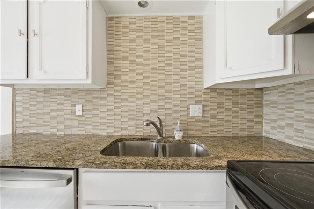 7136 NW COUNTRY CLUB Lane — photo 11