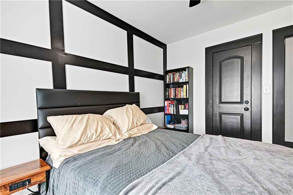 4315 Mercier Street — photo 17