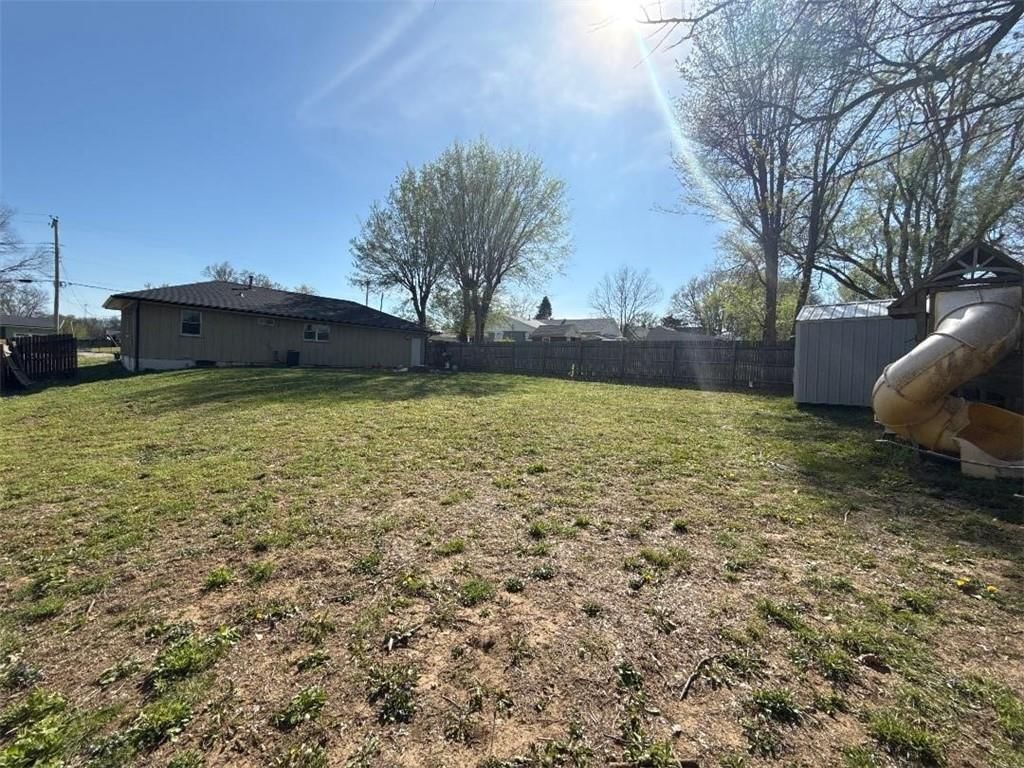 2802 Franklin Avenue — photo 22