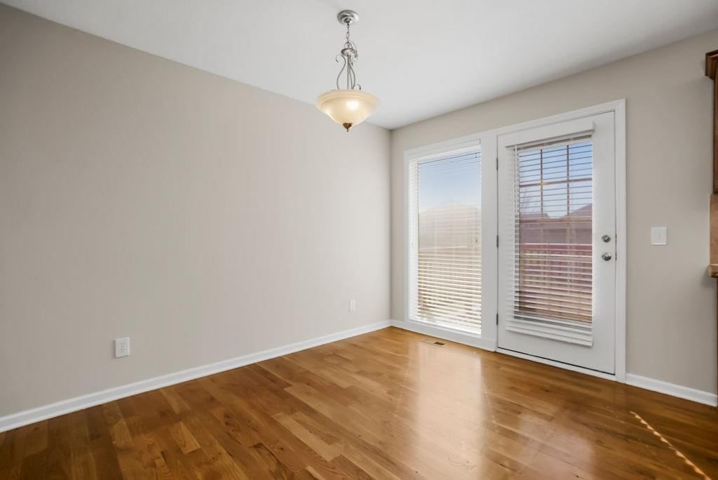 11212 N Summit Street — photo 8