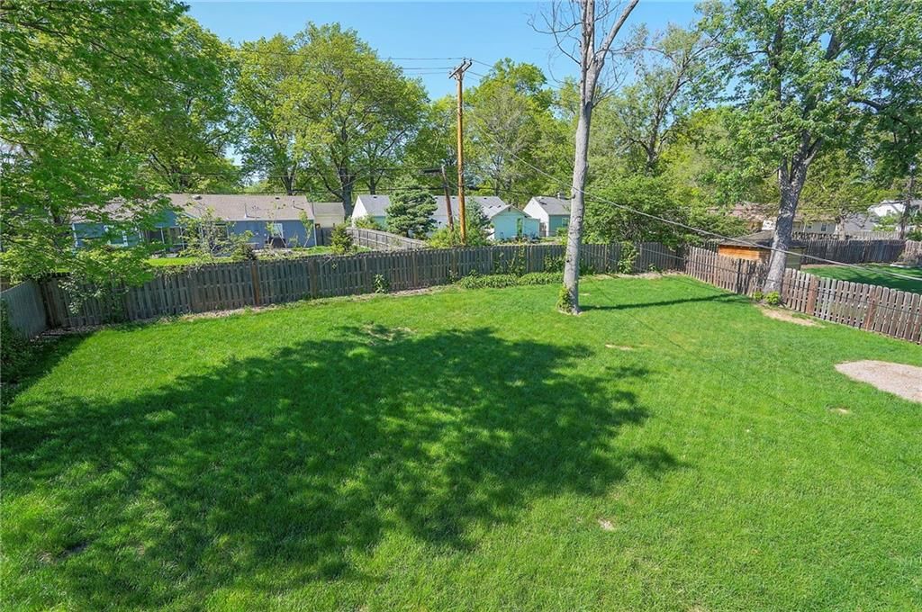 2114 W 79TH Terrace — photo 36