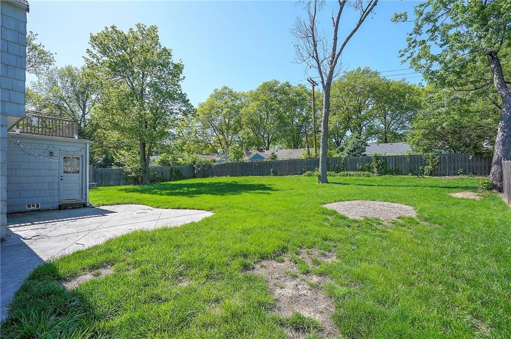 2114 W 79TH Terrace — photo 37