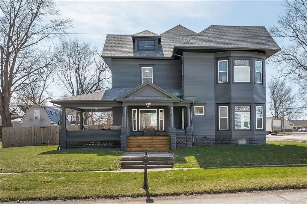 200 E Berry Street — photo 1
