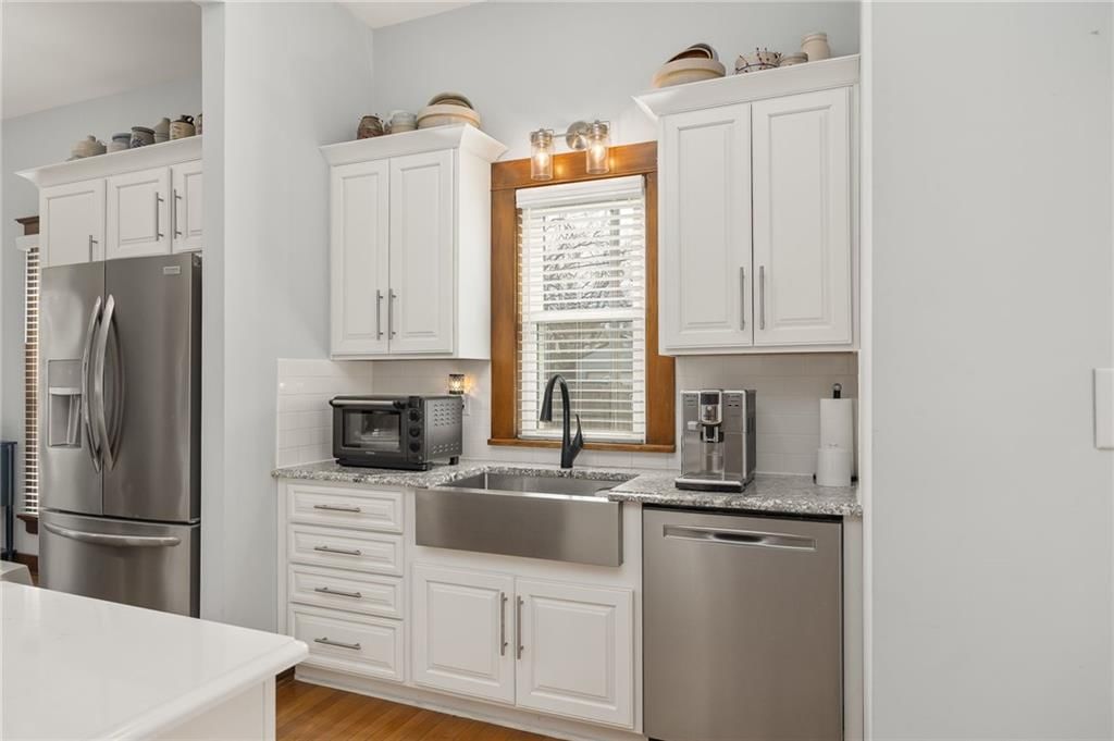 200 E Berry Street — photo 13