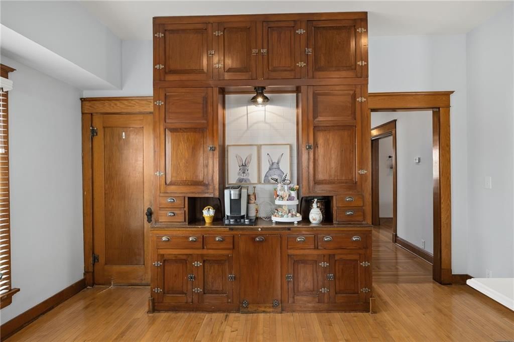 200 E Berry Street — photo 14
