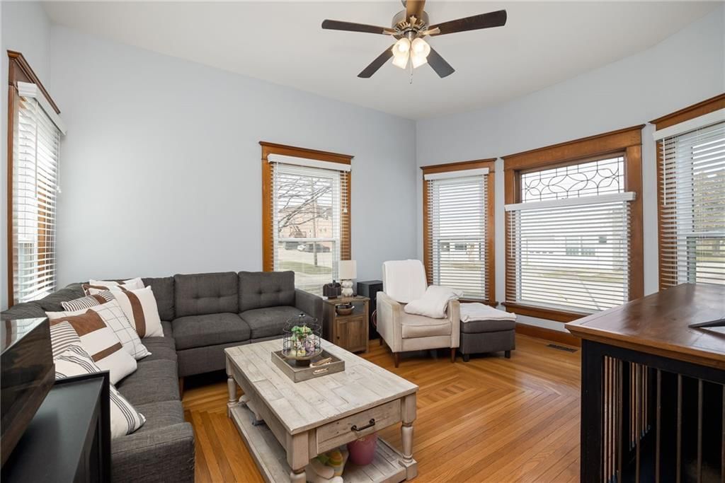 200 E Berry Street — photo 20