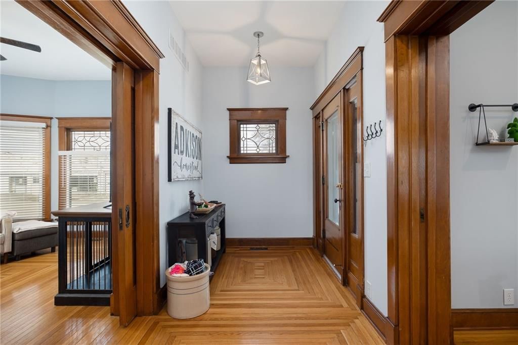 200 E Berry Street — photo 22
