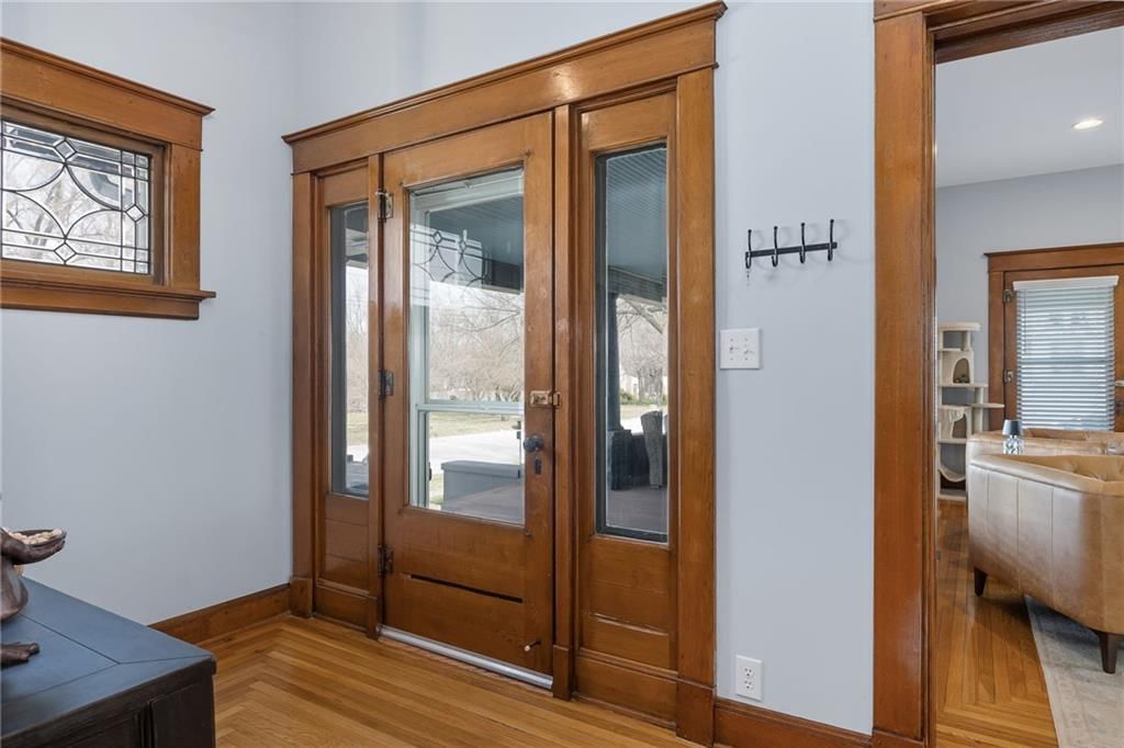 200 E Berry Street — photo 24