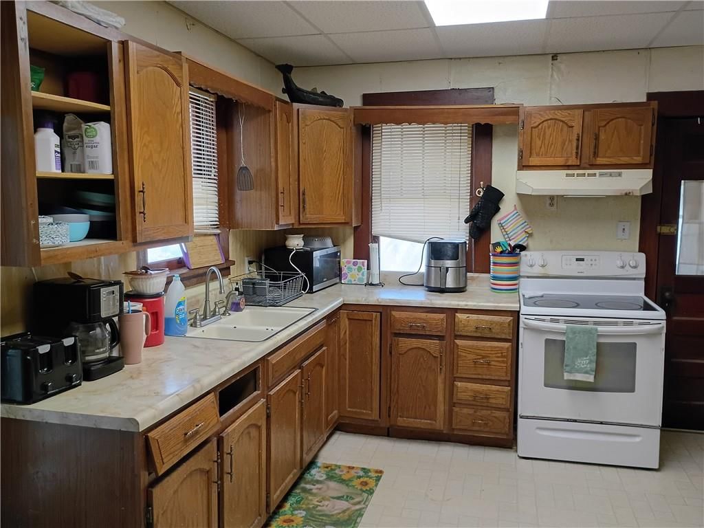 101 N Elm Street — photo 10