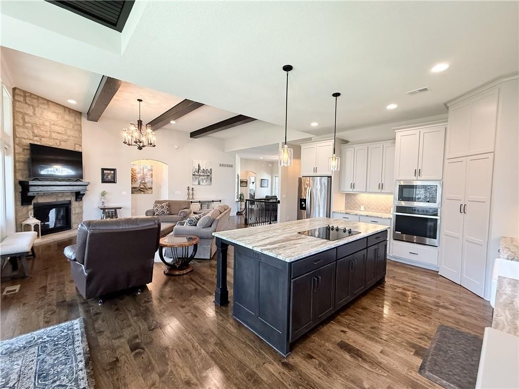 814 Creekmoor Drive — photo 4