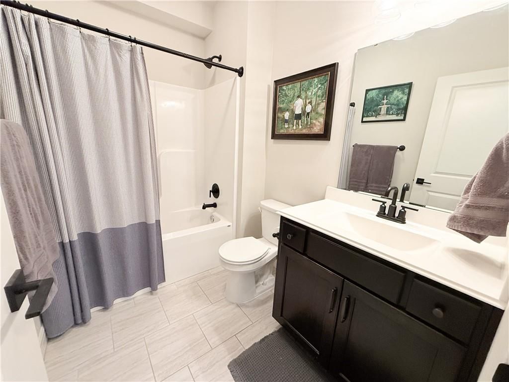 814 Creekmoor Drive — photo 32