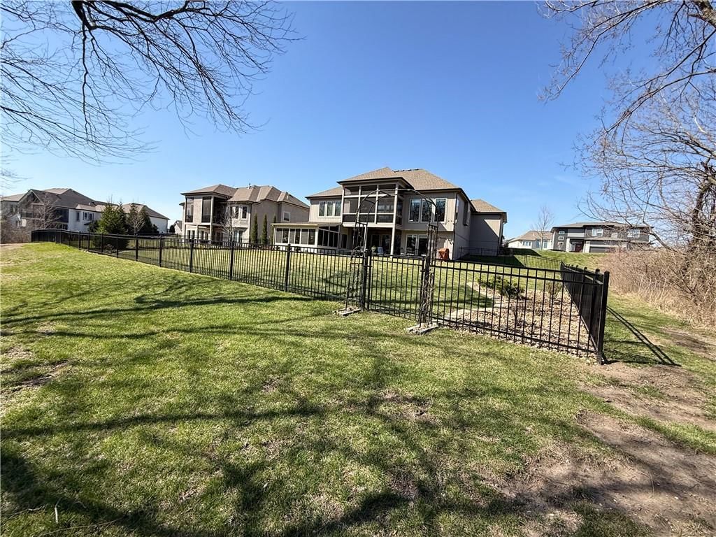 814 Creekmoor Drive — photo 44