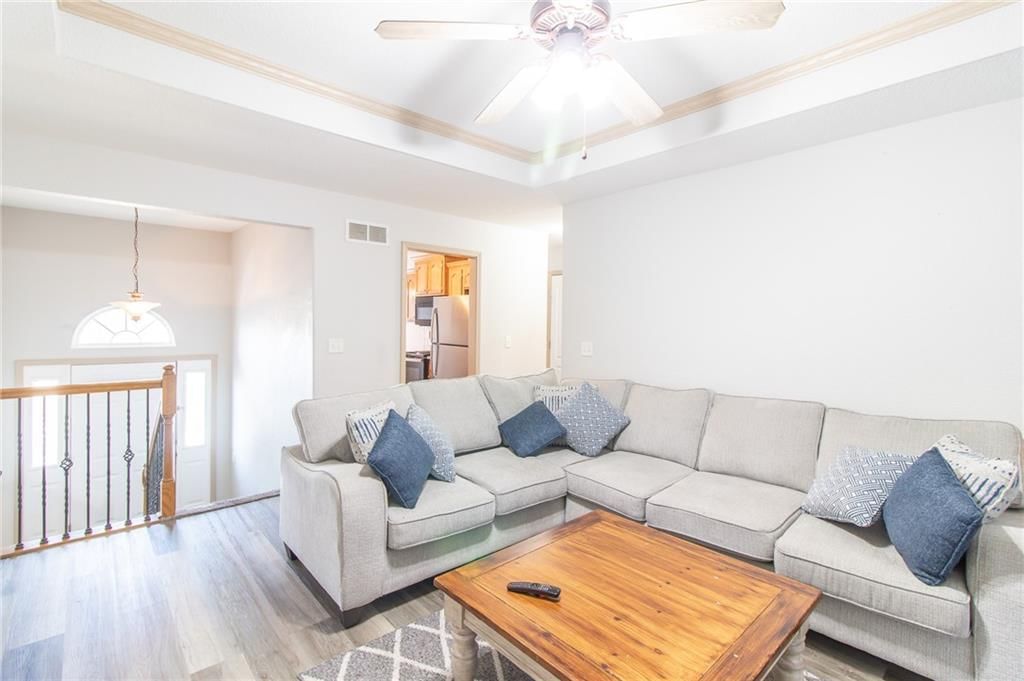 1218 Ashley Drive — photo 2
