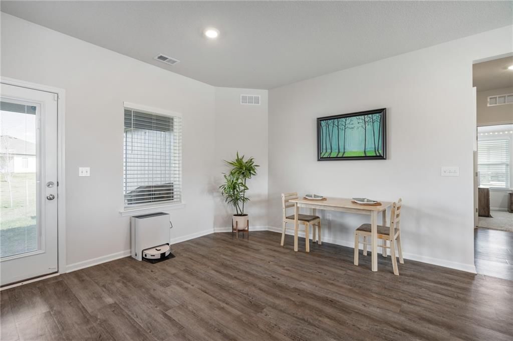 533 N Pear Street — photo 9