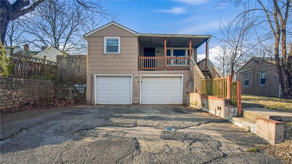1017 E Smith Avenue — photo 1