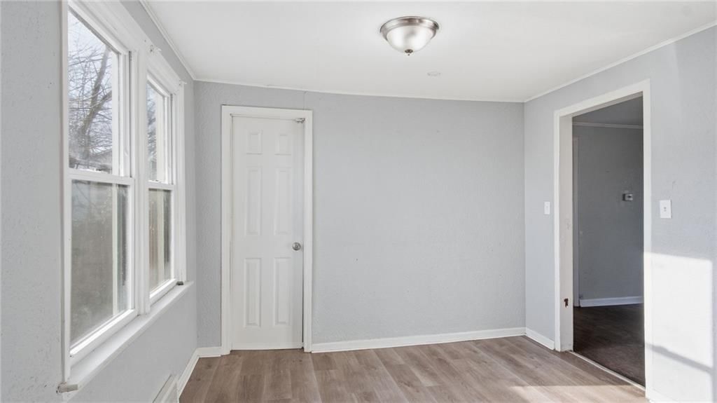 1017 E Smith Avenue — photo 8