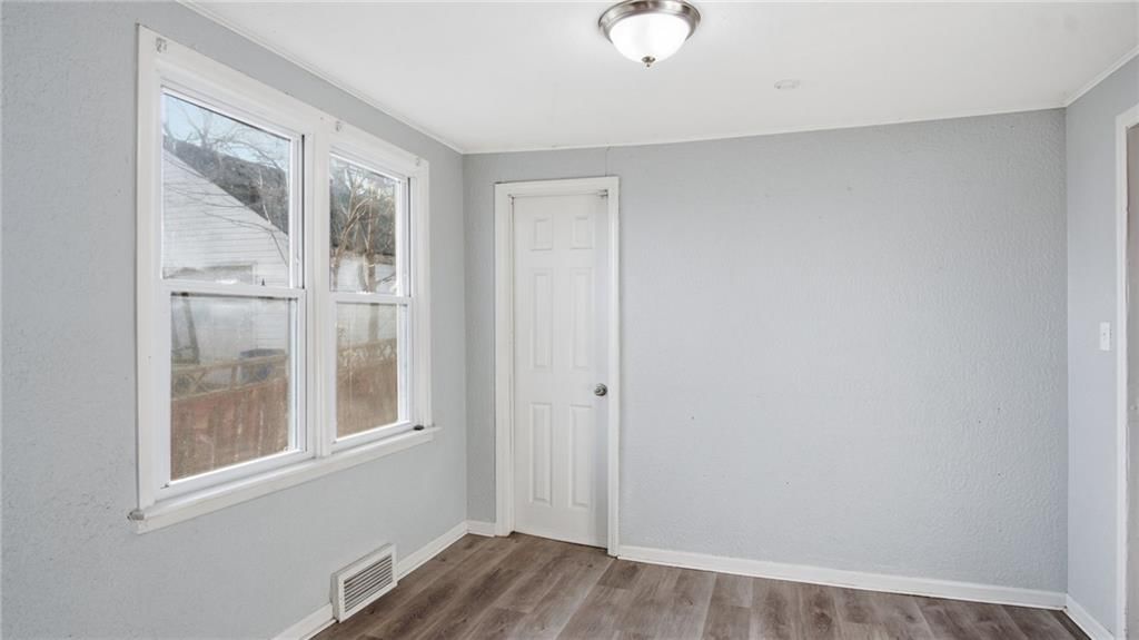 1017 E Smith Avenue — photo 9