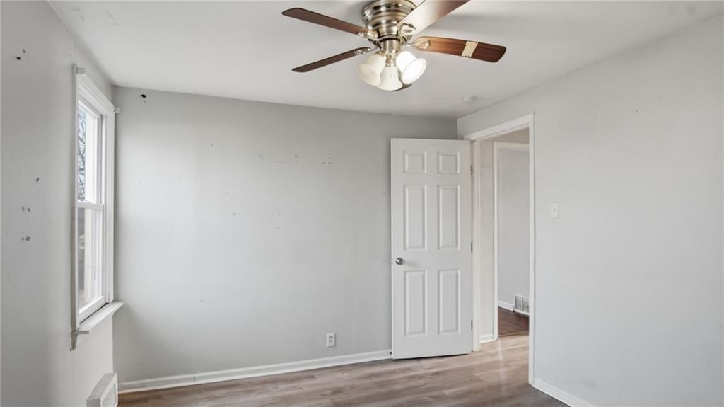 1017 E Smith Avenue — photo 15