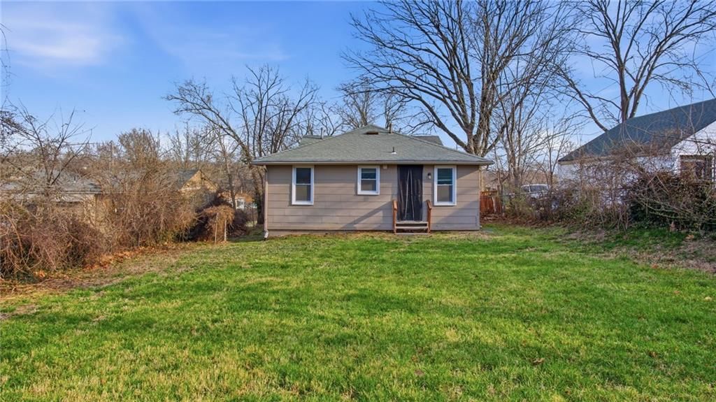 1017 E Smith Avenue — photo 22